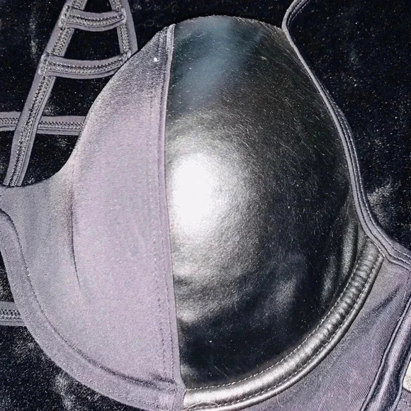 🎉Victoria’s Secret Bikini Top - Picture 3 of 5